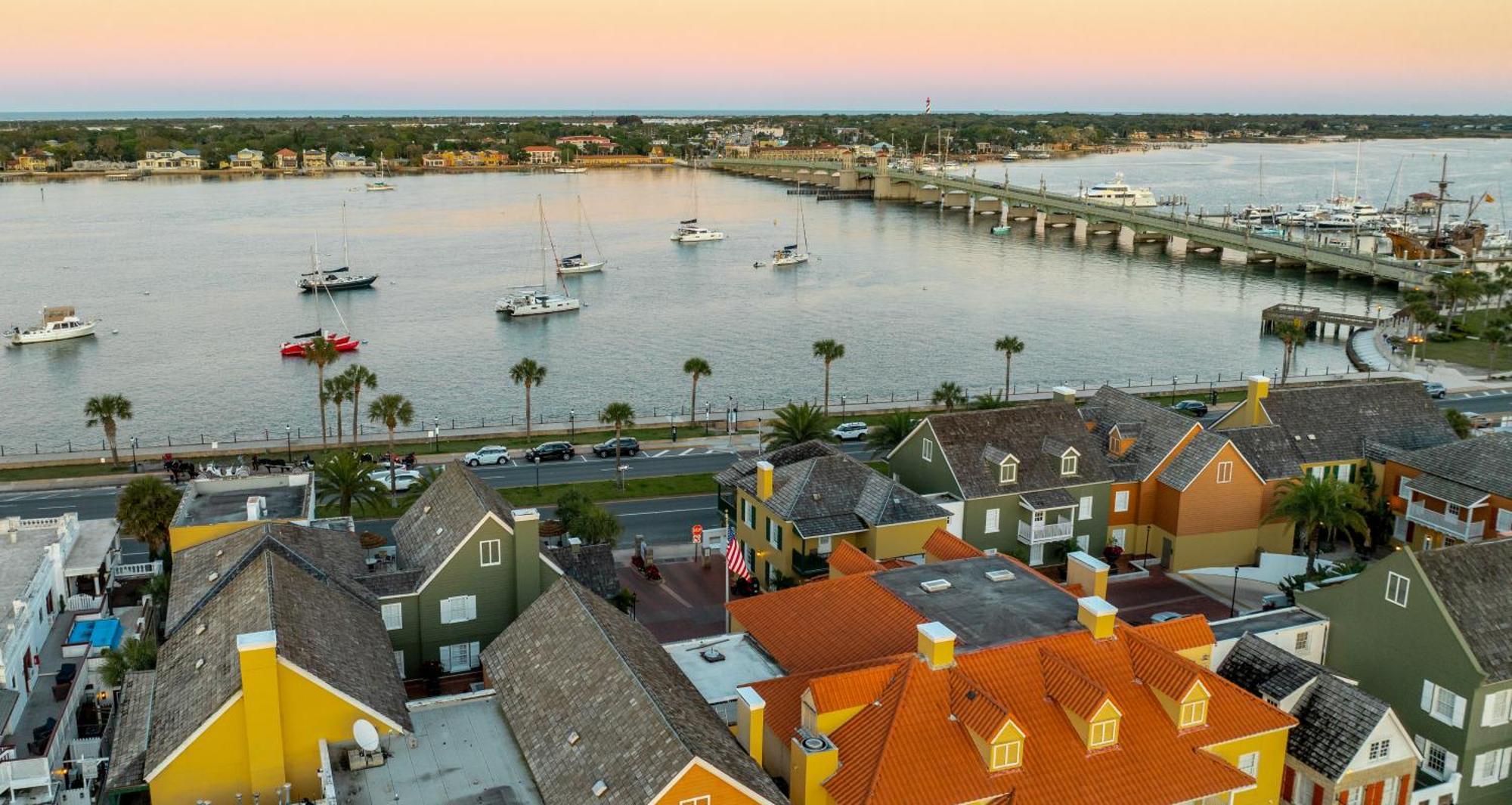 Отель Hilton Saint Augustine Historic Bayfront Экстерьер фото